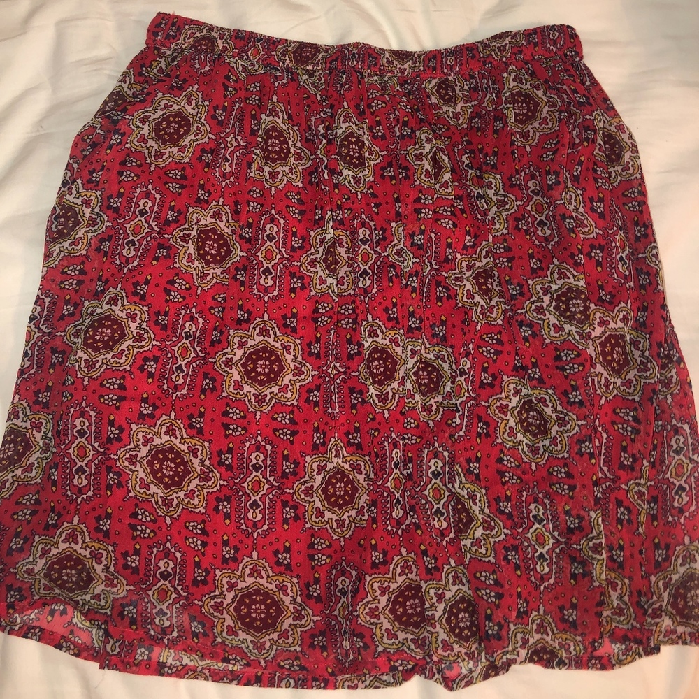 Patterned flowy skirt